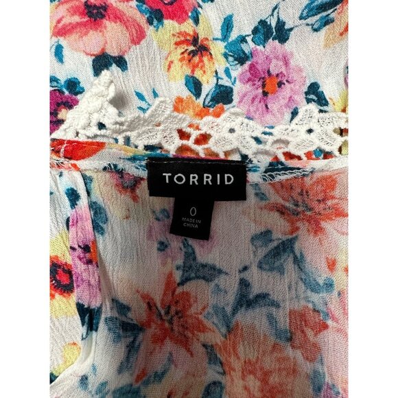 Torrid Short Sleeve Keyhole Neck Crinkle Gauze Crochet Detail Top Size L - Picture 5 of 8